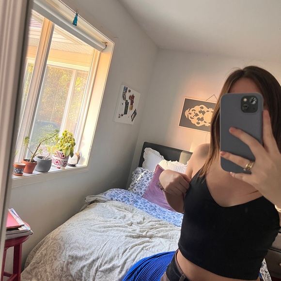 Cutest open back top - Picture 3 of 3